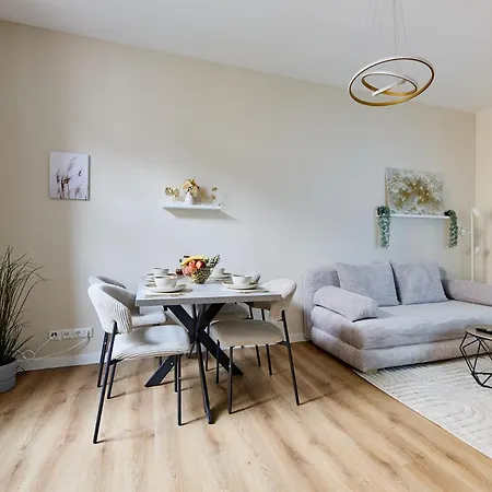 Casa Mia-neuss-due-messe-hbf-zentrum-hafen-fuer-4 Apartment Neuss