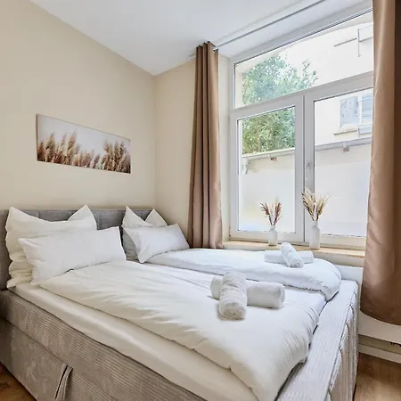 Apartment Casa Mia-neuss-due-messe-hbf-zentrum-hafen-fuer-4 *